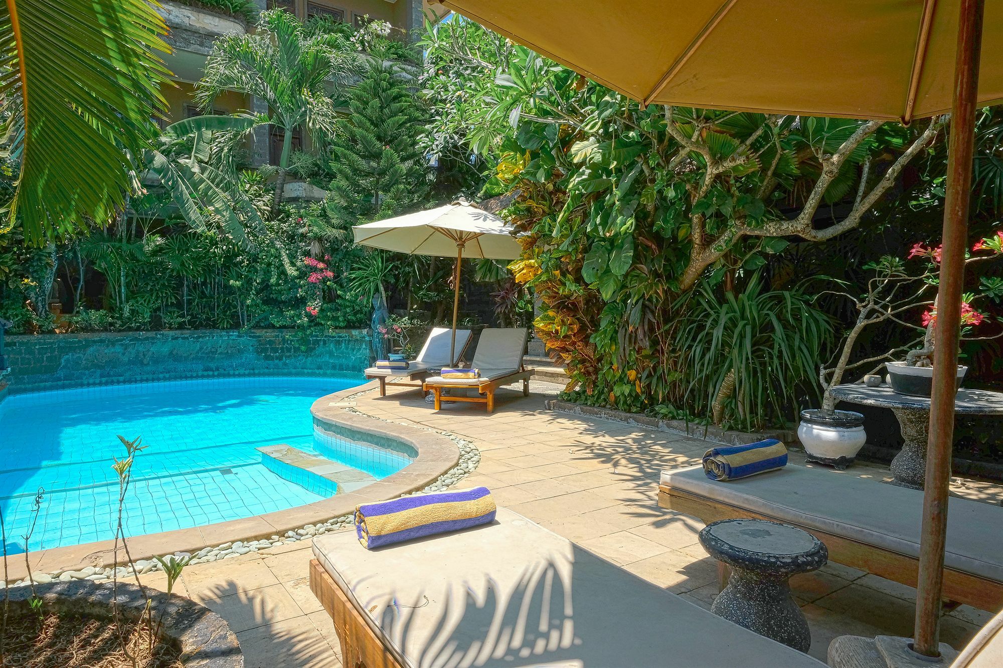 נוסא דואה Ellies Hotel מראה חיצוני תמונה