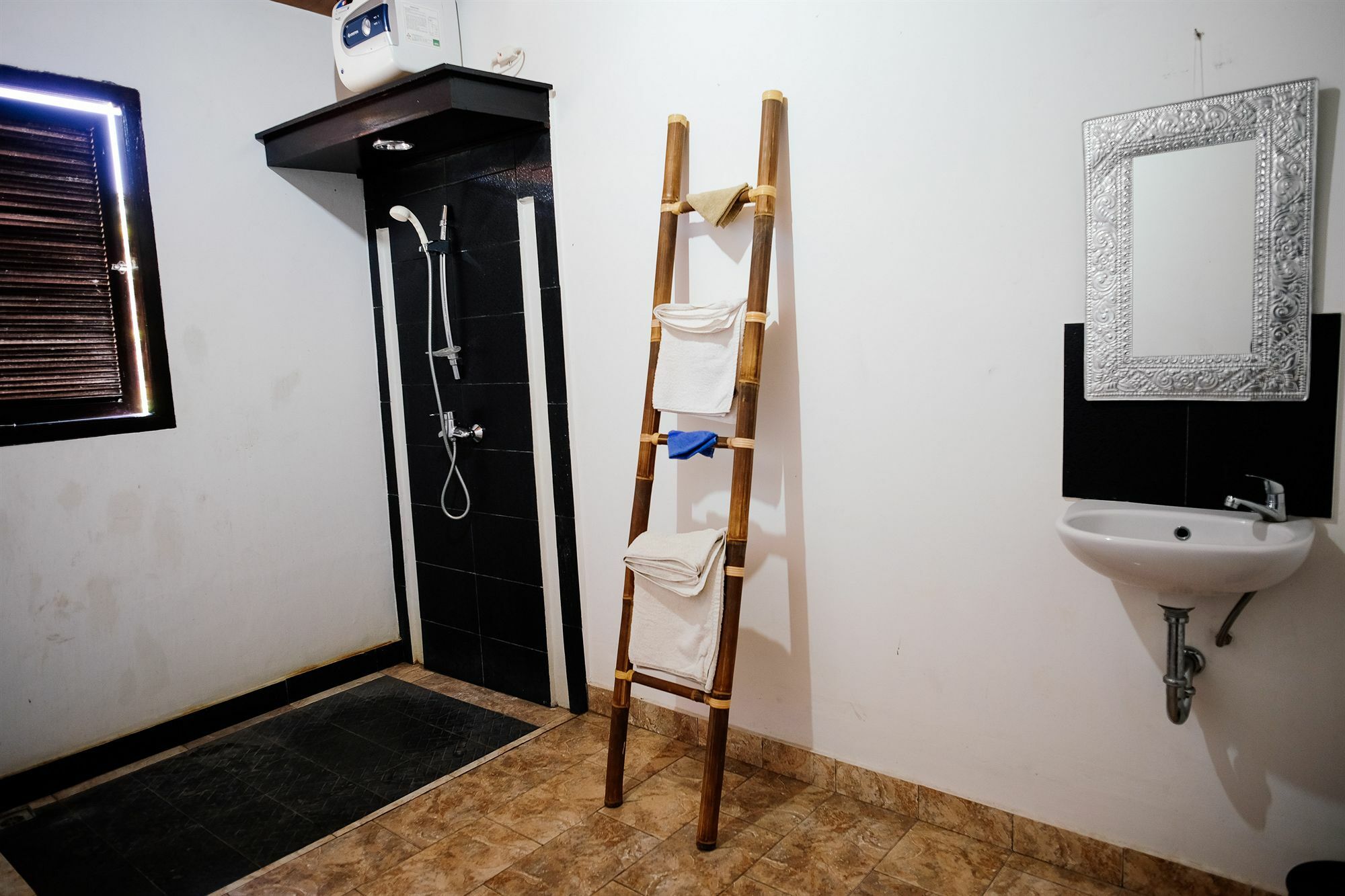 נוסא דואה Ellies Hotel מראה חיצוני תמונה